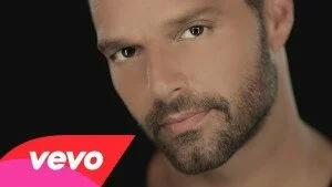 Свежий клип Ricky Martin на новую песню 2015 года — Disparo al Corazón