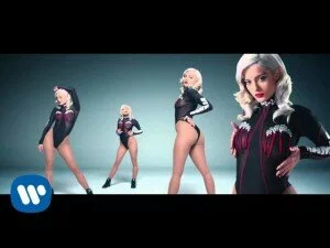 Bebe Rexha и Nicki Minaj в новом совместном клипе апреля на песню — No Broken Hearts