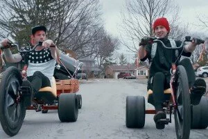 Группа twenty one pilots представила клип на новую песню 2015 года — Stressed Out