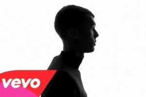 Новый клип французского певца Stromae на песню 2015 года - quand c'est ?