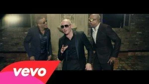 Свежий клип Pitbull на песню — Piensas при участии Gente De Zona