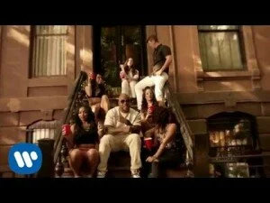 Рэпер Flo Rida вместе с Robin Thicke и Verdine White представил новый клип на песню 2015 года — I Don’t Like It, I Love It