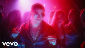 Новый клип Nick Jonas на песню — Champagne Problems